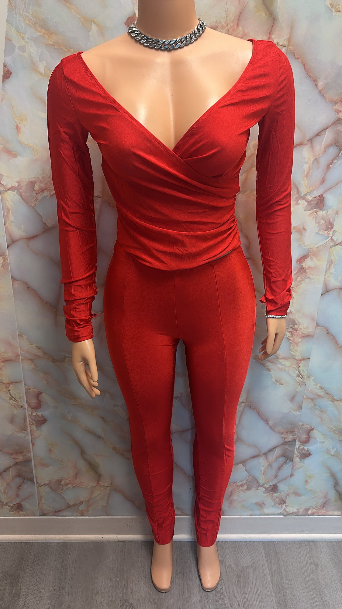Appeal set (red)